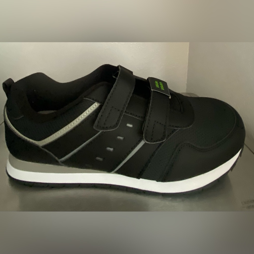 ATHLETIC WORKS.. MENS Black Velcro Sneakers